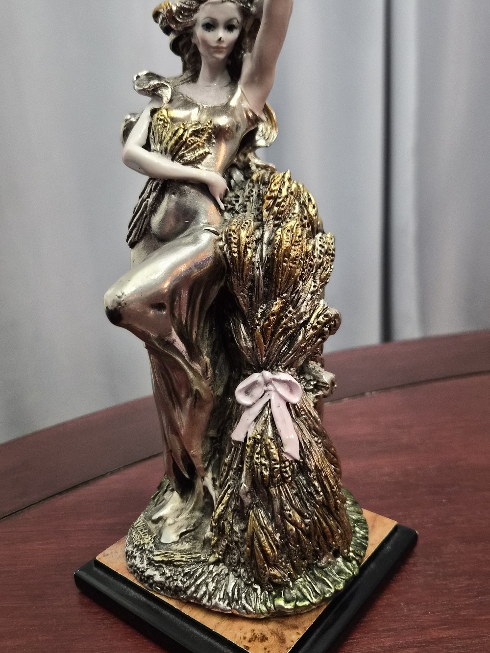 Signed Victor 9 inches tall, Lady Figurine Sculpture Silver Gold Tone, Vintage - Picture 8 of 15